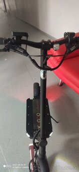 Predám výkonnú dvojmotorovú celoodpruženú elektrokolobežku - 5