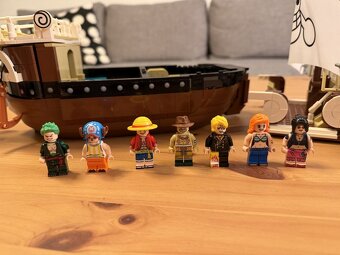 Pirátska loď ONE PIECE Plávajúca Merry - 5