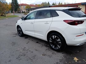Opel Grandland 1.2 T Business AT8 96 kW 131 k - 5