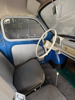 Renault 4 CV, 1958 s TP biele ŠPZ - 5