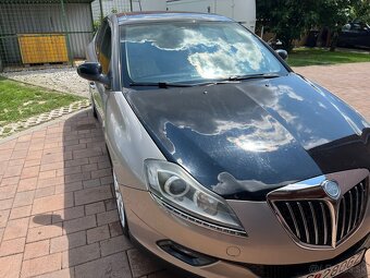 Lancia Delta 1.6jtdm 88kw 2010 - 5
