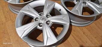 Predám alu. disky orig. Toyota 5x114,3 R17 + TPMS - 5