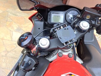 Honda CBR 600f4i - 5