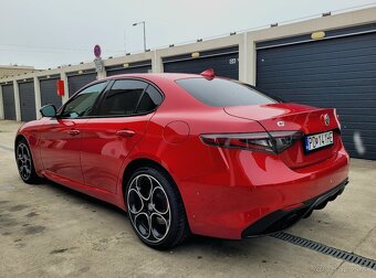 Alfa Giulia 2.0 COMPETIZIONE Q4 benzín 206kw (DPH) - 5