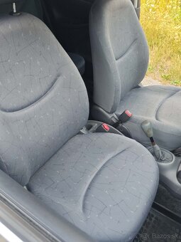 Predám Toyota Yaris 1.0 - 5