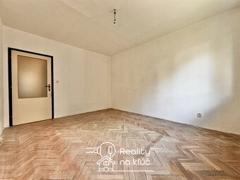 Na predaj veľký 2-izbový byt na Nábrežnej ul. v Nových Zámko - 5