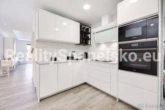 Podkrovní apartmán 4+1|90 m² |2 koupelny |Balkon s výhledem - 5