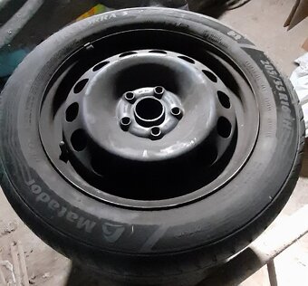 TOURAN KOLESA R16 + VW KRYTKY - 5