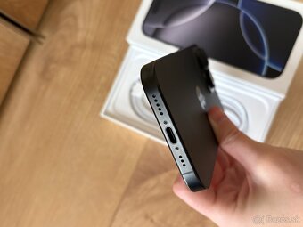 iPhone 16 Pro 256GB Black Titanium - 5