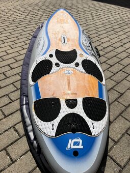 Windsurf doska Starboard Carve 127 + 2 plutvy – freeride - 5