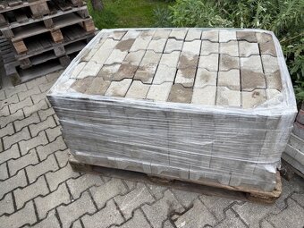 Predám dlažbu 8cm - 5