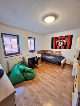 Prenajmeme 4-izbový byt v centre, 110m2 s balkónom - 5