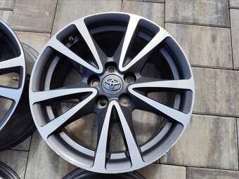 5x114,3 r17 hliníkové disky Toyota a TPMS snimače tlaku - 5