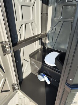 Nové mobilní přenosné WC s umyvadlem - 5