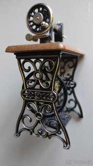 Šijací stroj mini vintage HENNIG - 5