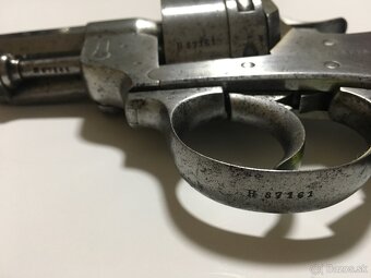 Historický revolver - 5