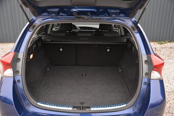Toyota Auris Touring Sports 1.8 Hybrid, SR voz, TOP Stav, - 5