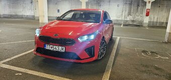 Kia proceed GT - 5