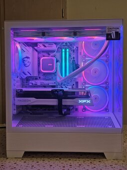 Ryzen 7800x3D/RX 9070 XT/32GB RAM/SSD - 5