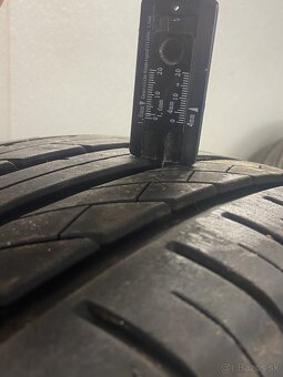 Letné pneu 215/55 r17 - 5