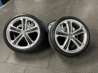 Audi S8 R21 265/35/21 Pirelli 5x112 - 5