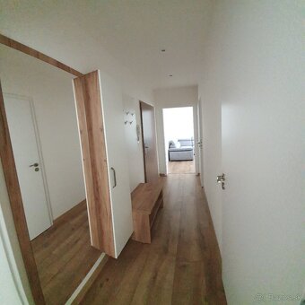 2i zariadený byt s parkovacím miestom blízko centra - 5