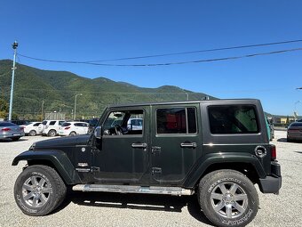 Jeep Wrangler 2012 Unlimited Sport 3.6L V6 A/T - 5