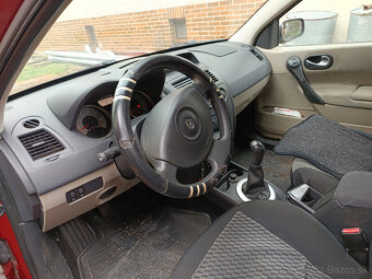Renault Megane - 5