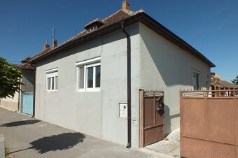 Zrekonštruovaný 4-izbový rodinný dom vo Veľkých Úľanoch - 5