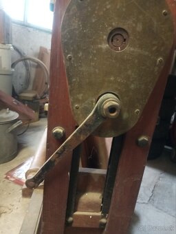 Predám starožitný mangel - 5