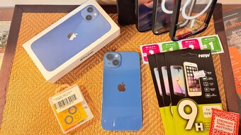 Apple iPhone 13 256gb blue - 5