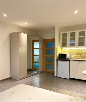 Moderná garsónka len 2 zastávky od centra BA - 5