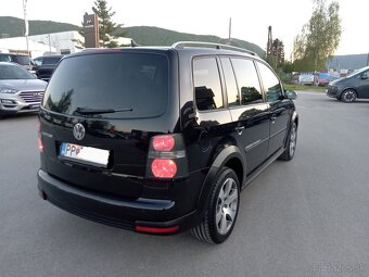 Volkswagen Touran Cross 2.0 TDI 125kw 7miestne - 5