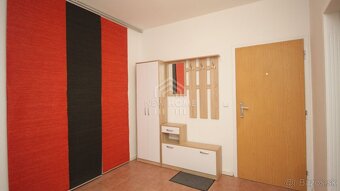 ŠEVČENKOVA - 3 SAMOSTATNÉ izby, VHODNÝ pre 3 študentov - 5