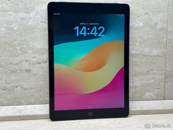 Apple iPad (6. generácia) Cellular 32 GB Space Gray - 5