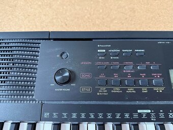 Yamaha PSR-E273 digitálne klávesy - 5
