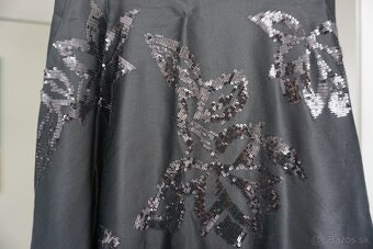 Luxusne cierne saty Monsoon s trblietavymi vzormi, vel. 36 - 5