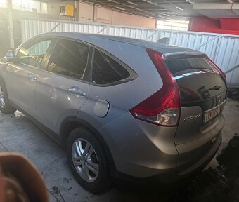 Honda CR-V 2.0i-VTEC, havarované - 5