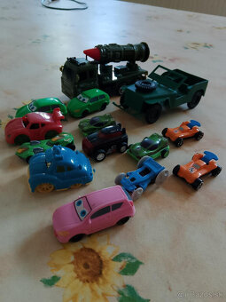 MIX hraciek Kinder,Scooby Dooby Doo, stavebne,amardne - 5