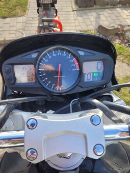 Suzuki gsr 600. - 5