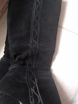 čierne čižmy na opätku č.36 - 5