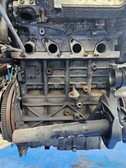 Motor Skoda Octavia 2 2.0 103 kW - 5