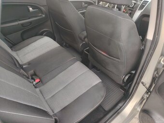 Kia Venga - 5