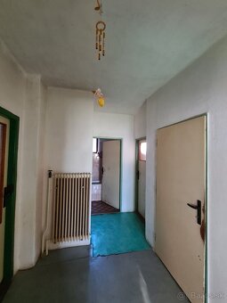Starší dom s veľkým potenciálom a pozemkom 1087 m² – Šútovce - 5