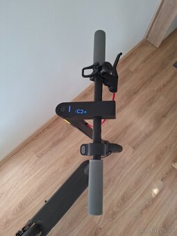 Elektrická kolobežka Xiaomi Mi Scooter Pro 4 - 5