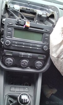 Volkswagen Golf V 1.6 2004 predám MOTOR BGU, DVERE, PREVODOV - 5