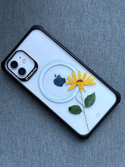 Predám zachovalý iPhone 12 bez poškodenia - 5