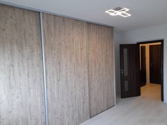 Rezervovaný kompletne zrekonštruovaný 4-izbový byt - 5