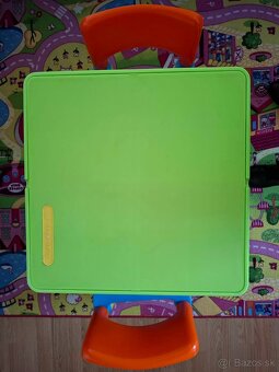 stolik s dvoma stolickami - 5