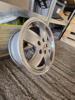 Predám 4 ks elektrónov R15, 5x108 - 5